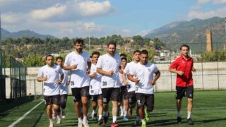 (ARŞİV FOTO) - BÖLGESEL AMATÖR LİG EKİPLERİNDEN AYDINSPOR, GEÇEN SEZON SİYAH-BEYAZLI FORMAYI GİYEN DURAN ADAGÜMELİ İLE YENİ SEZON İÇİN YENİDEN ANLAŞMA SAĞLADI.