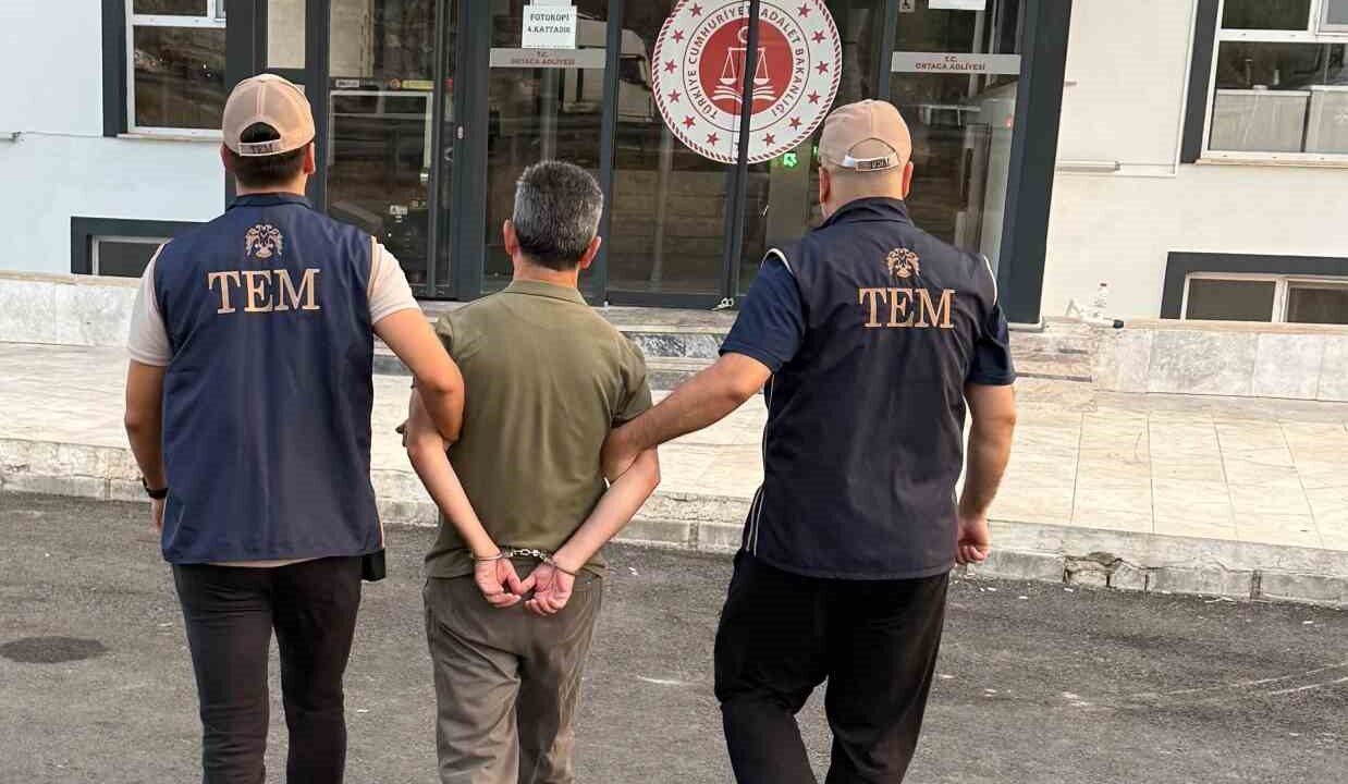 MUĞLA EMNİYET MÜDÜRLÜĞÜ İSTİHBARAT VE TEM ŞUBE MÜDÜRLÜĞÜ EKİPLERİNCE FETÖ SİLAHLI TERÖR ÖRGÜTÜNE YÖNELİK YÜRÜTÜLEN ÇALIŞMALARDA FETÖ SİLAHLI TERÖR ÖRGÜTÜNE ÜYE OLMAK SUÇUNDAN ARANAN ŞAHIS YAKALANDI.