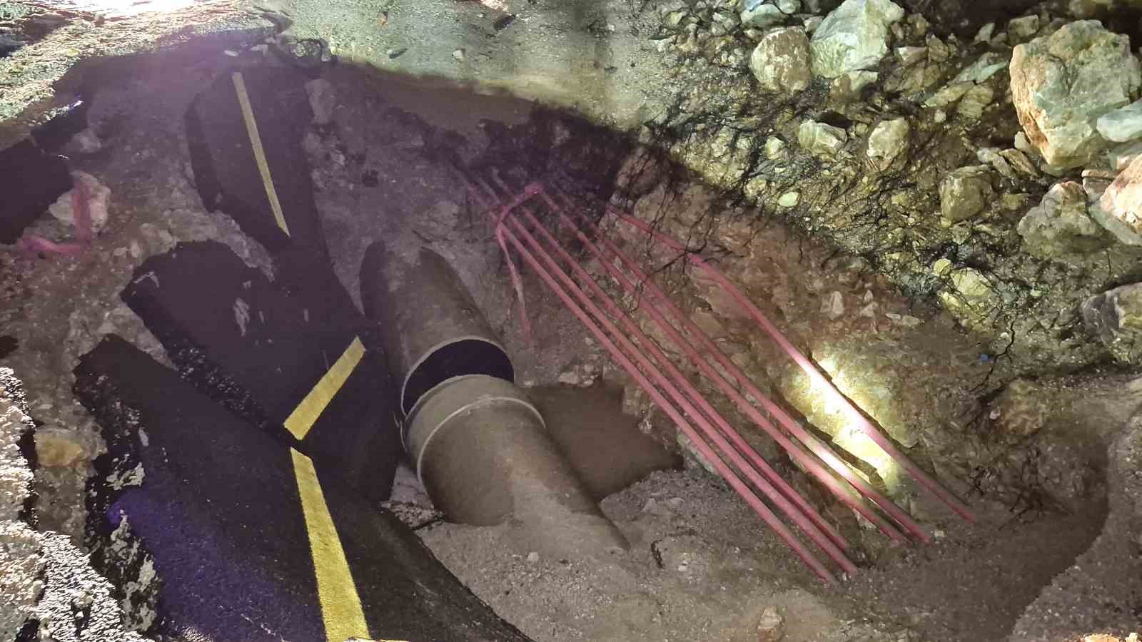 Bodrum’da ana isale hattı patladı