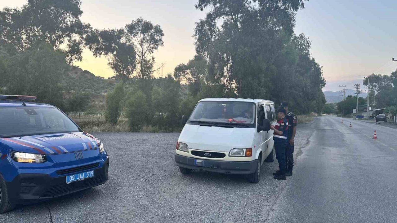 AYDIN’DA JANDARMA EKİPLERİ TARAFINDAN ARANAN ŞAHISLARIN YAKALANMASINA YÖNELİK DÜZENLENEN ÇEMBER-142 OPERASYONU’NDA 31 ŞAHIS YAKALANDI.
