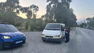 AYDIN’DA JANDARMA EKİPLERİ TARAFINDAN ARANAN ŞAHISLARIN YAKALANMASINA YÖNELİK DÜZENLENEN ÇEMBER-142 OPERASYONU’NDA 31 ŞAHIS YAKALANDI.