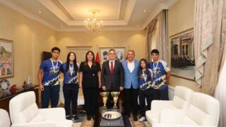 VALİ AKBIYIK TÜRKİYE ŞAMPİYONU OLAN YILDIZ RAFTİNG SPORCULARINI AĞIRLADI