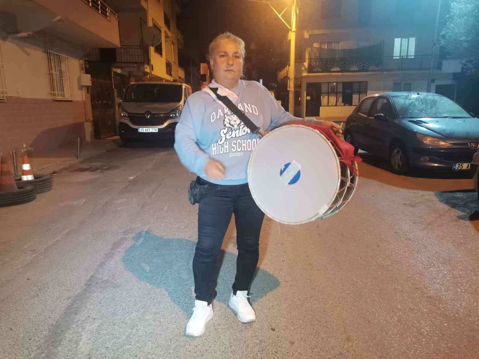 45 yaşındaki ‘Davulcu Abla’ 6 yıldır sahura kaldırıyor