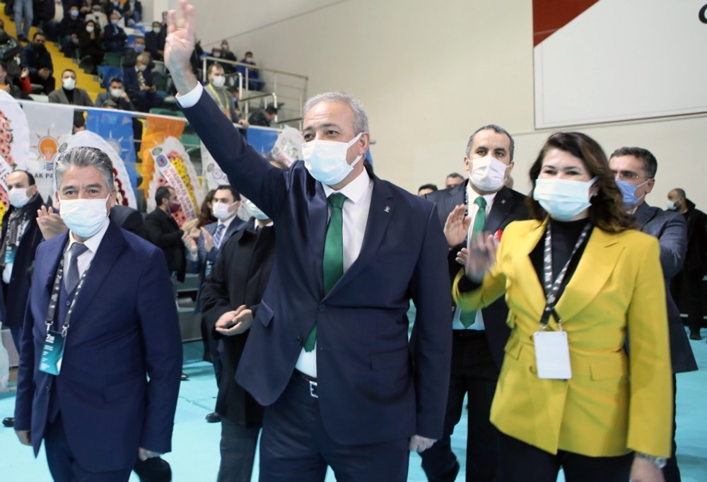 AK Parti’de Kadem Mete güven tazeledi