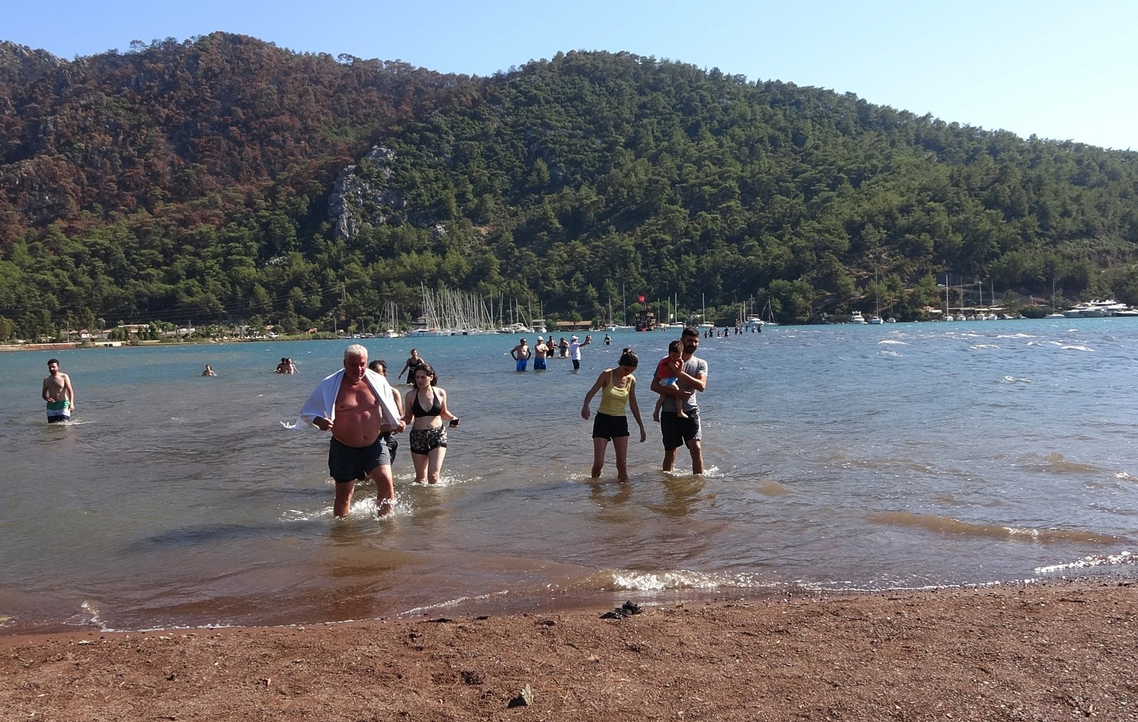 Afet bölgesine yerli turist desteği