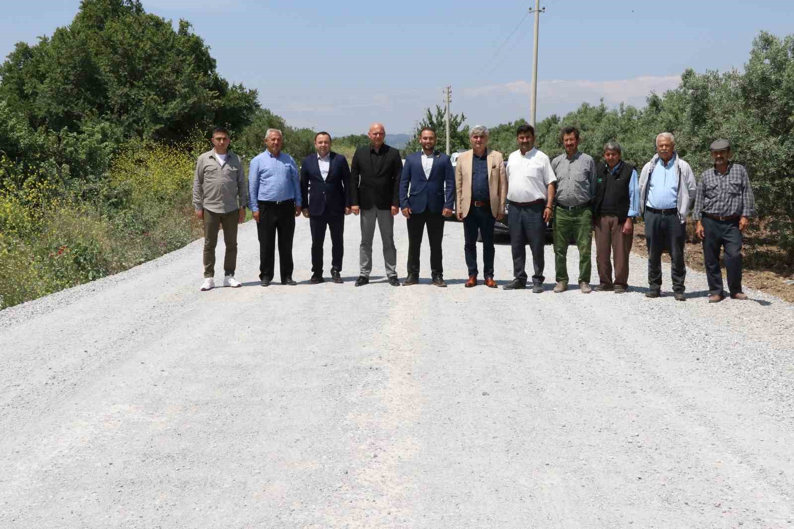 Akhisar’da yollar asfalta hazırlandı