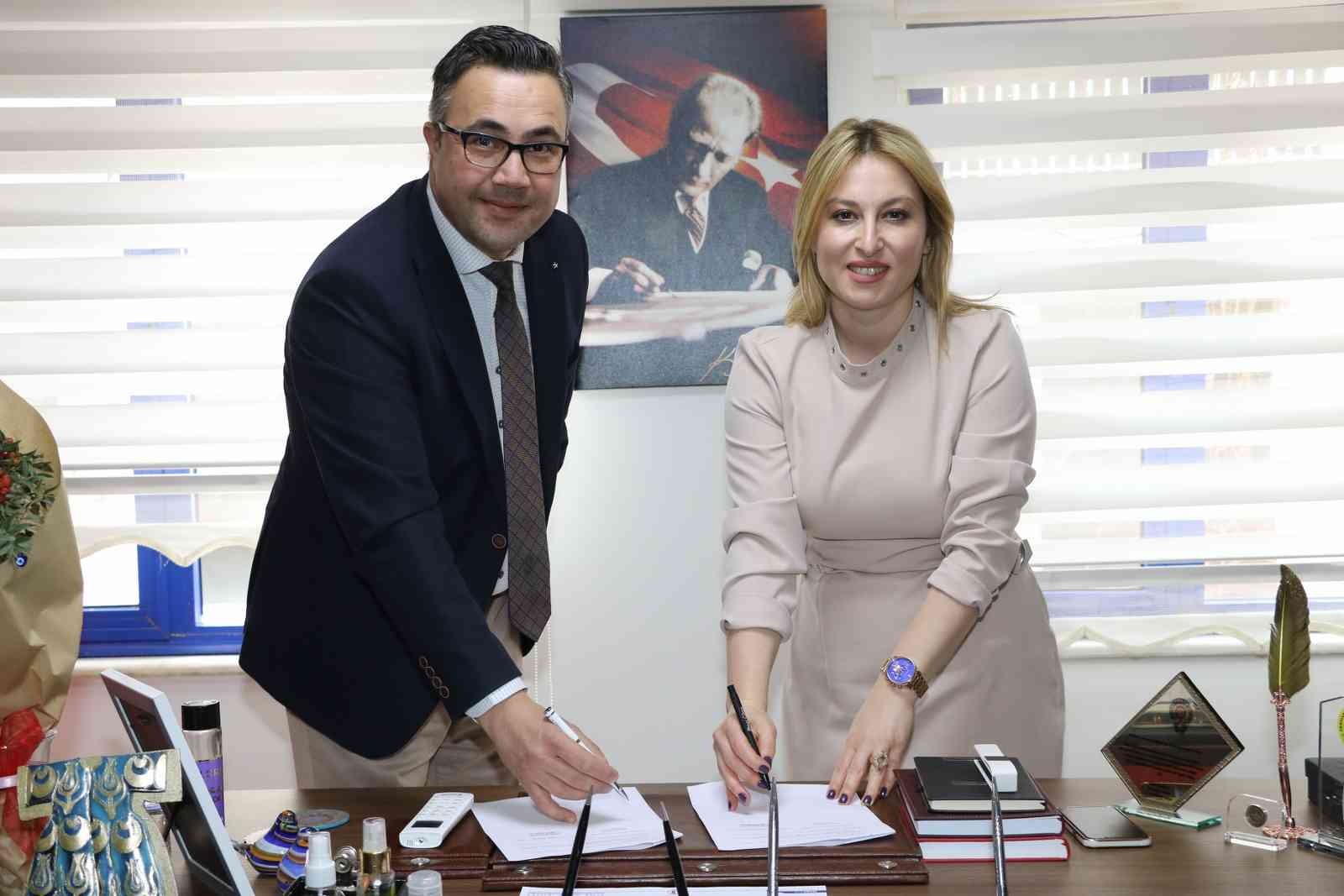 Akhisarlı lokantacılardan can dostlara destek