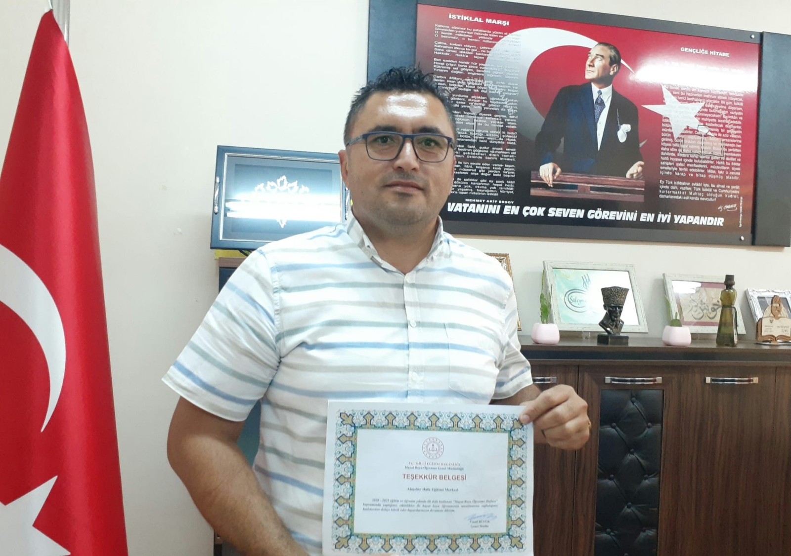Alaşehir Halk Eğitim Merkezi teşekkür belgesi aldı