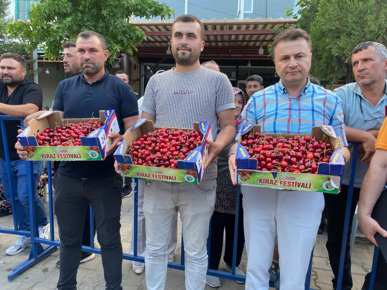 Alaşehir’in en güzel kirazı seçildi
