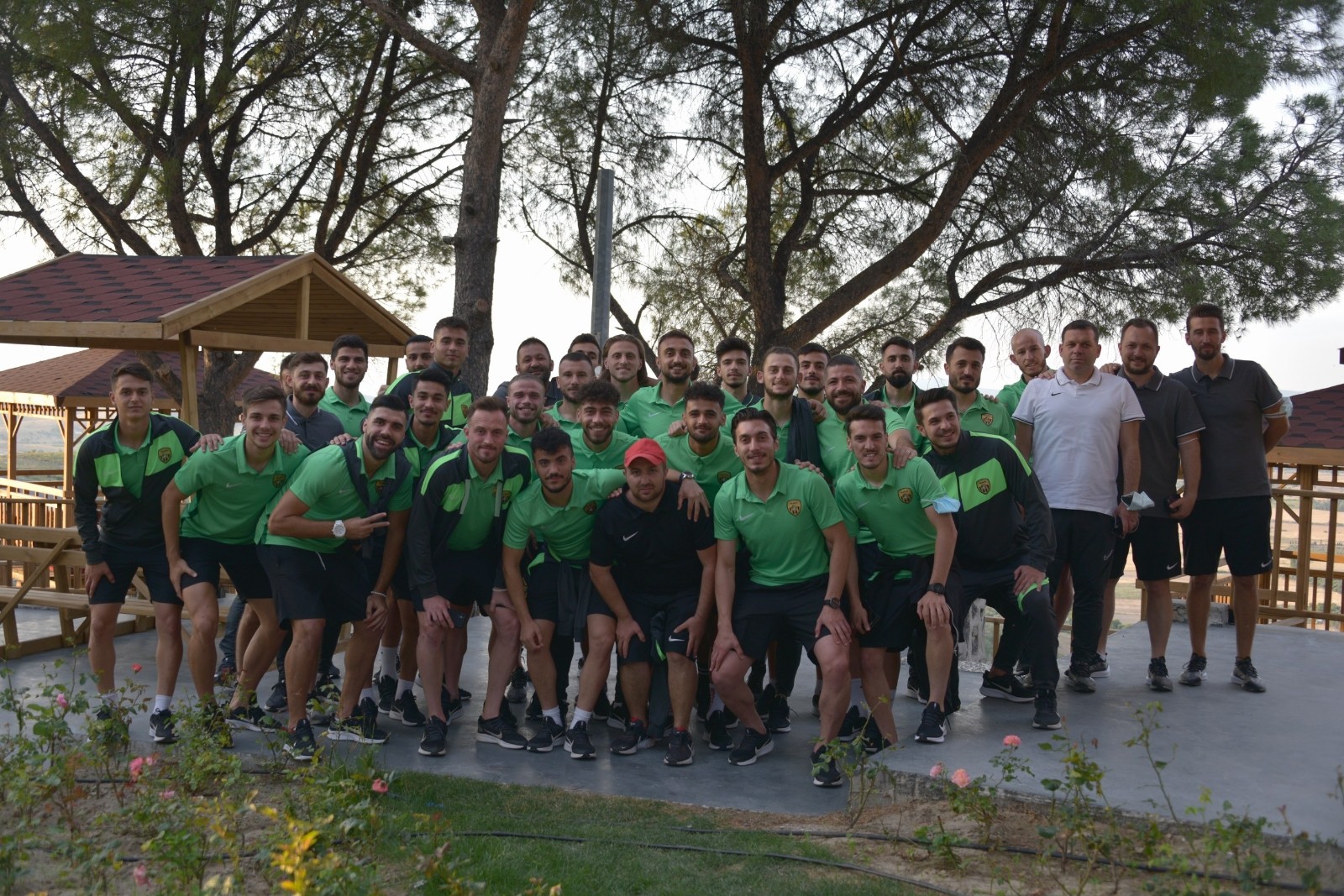 Aliağaspor FK, moral yemeğinde bir araya geldi
