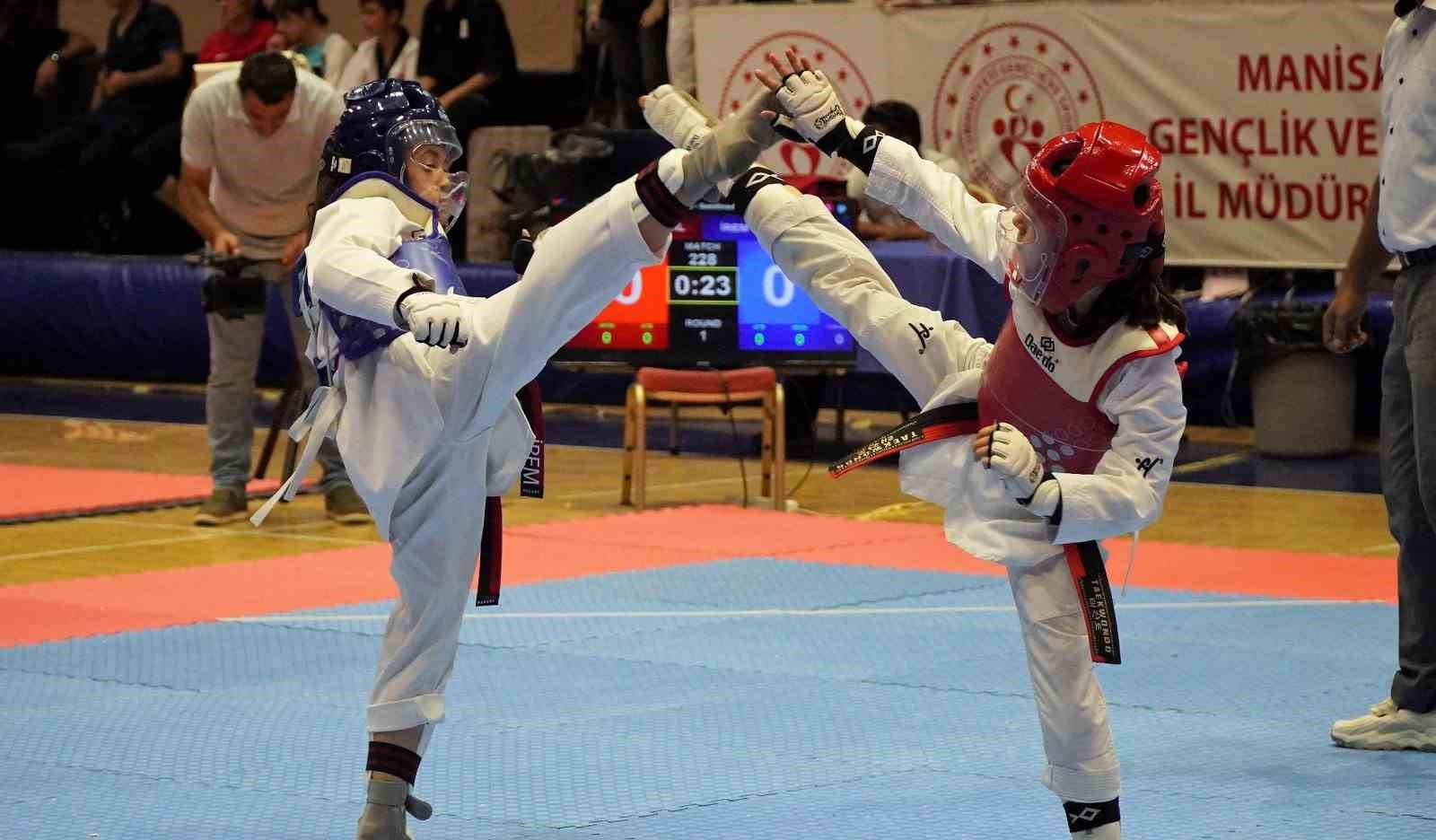 Anadolu Yıldızlar Ligi Tekvando Yarı Finalleri Manisa’da başladı