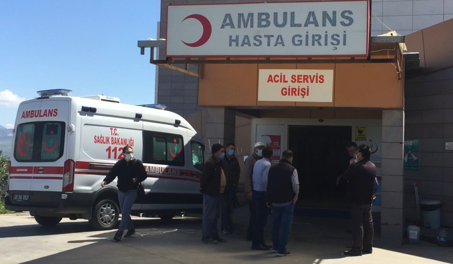 Arazi anlaşmazlığı yüzünden kan aktı, karı-koca vuruldu