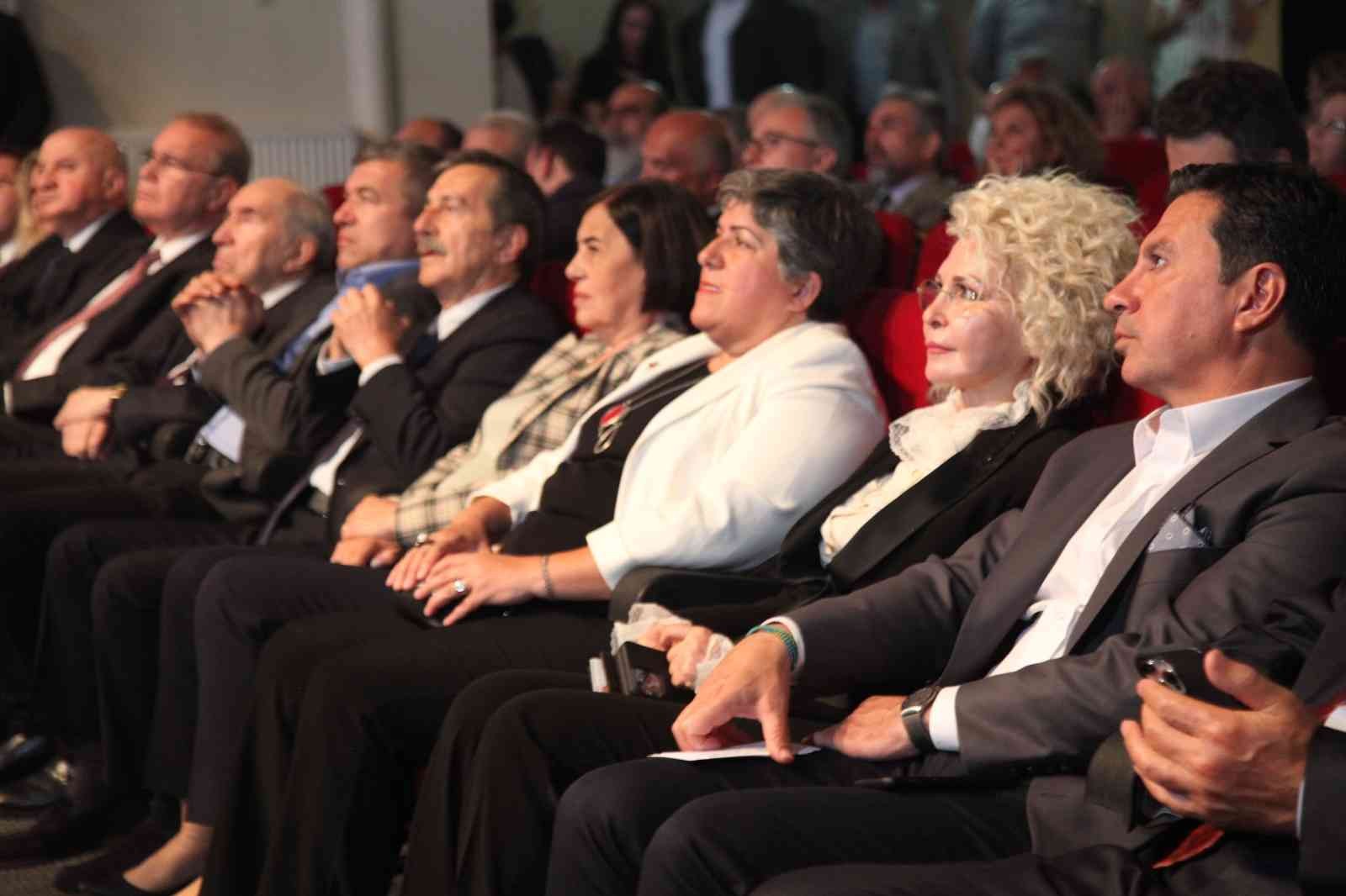 Başkan Aras’a “Yılın Mücadeleci Başkanı” ödülü verildi