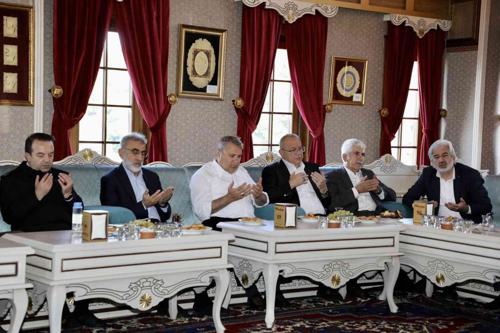 Başkan Çerçi taziyeleri kabul ediyor