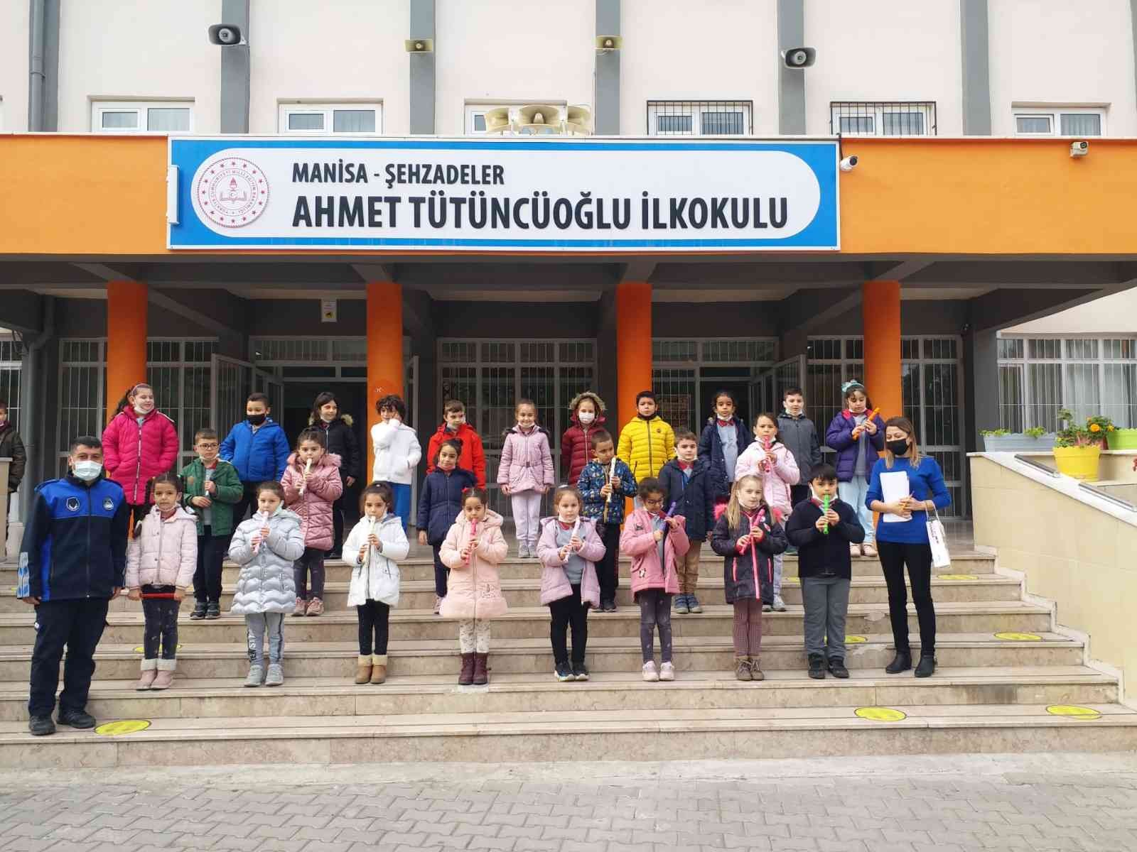 Başkan Ergün’ün duygu dolu mektupları öğretmenlere ulaştırıldı