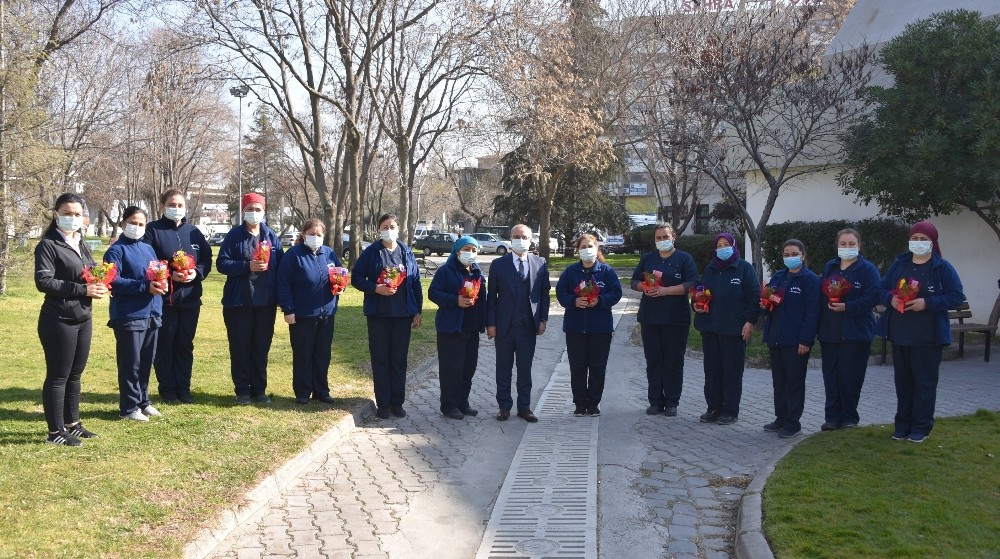 Başkan Kayda’dan çiçekli kutlama