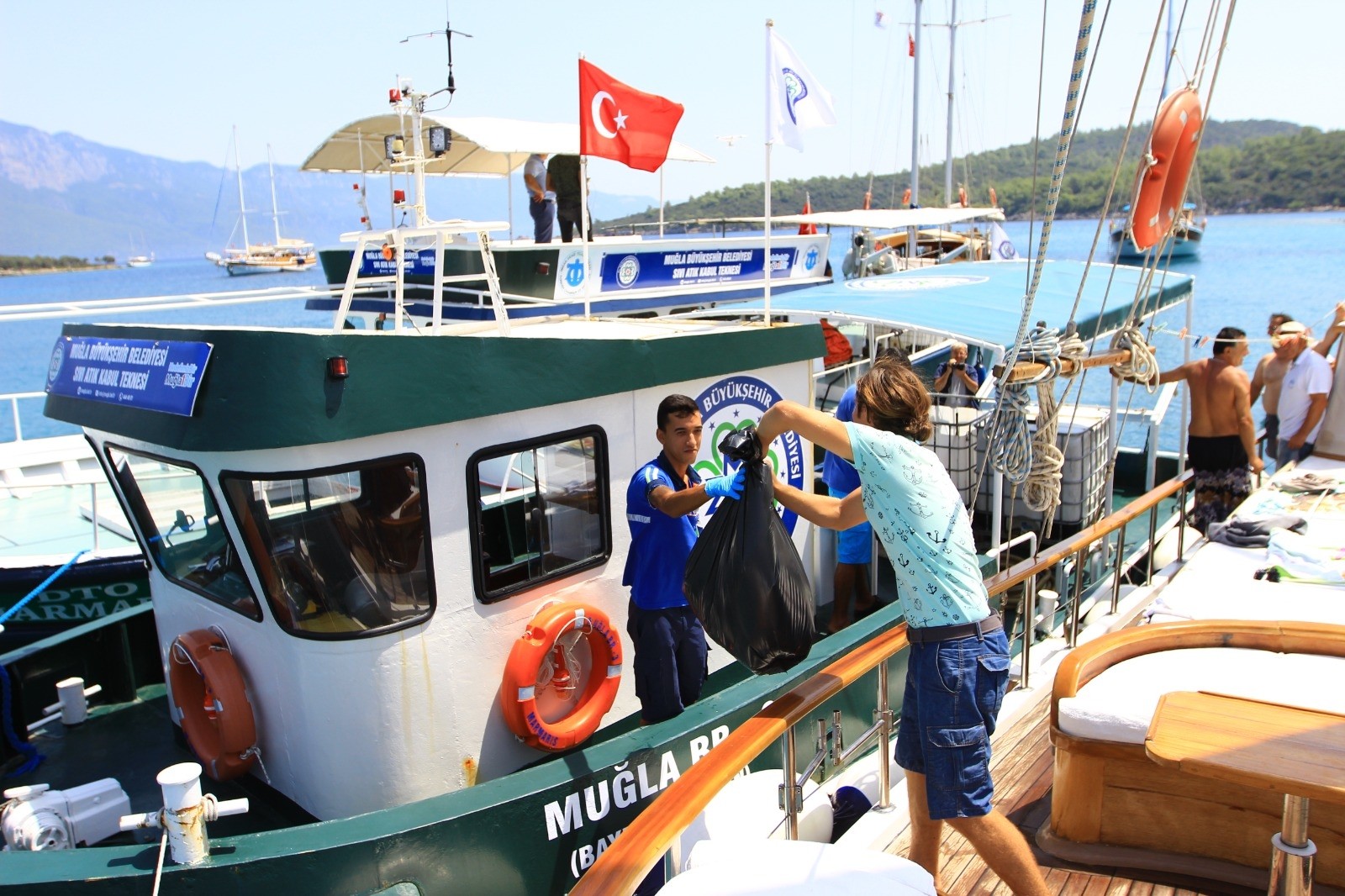 Bayramda denizlerden 268 bin 145 kilogram katı atık toplandı