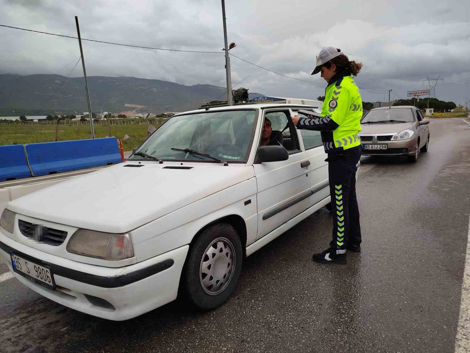 Bayramın son günü İzmir’e dönüşler başladı