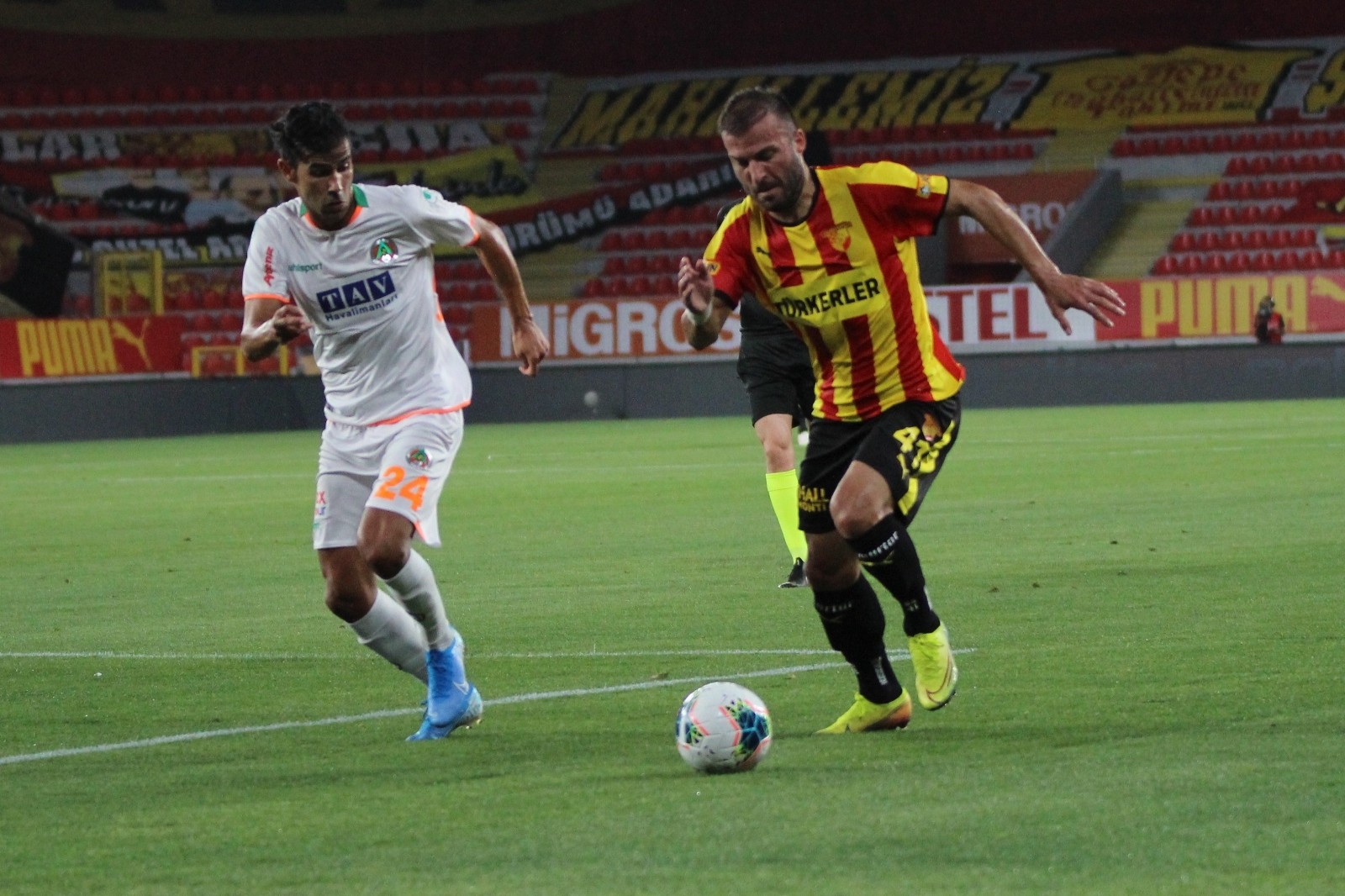 Berkan Emir 2 yıl daha Göztepe’de