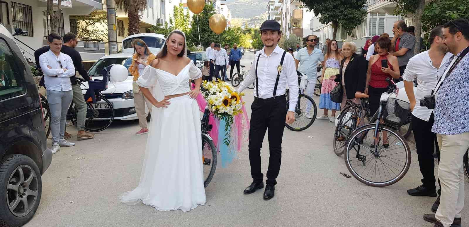 Bisiklet gelin arabası oldu