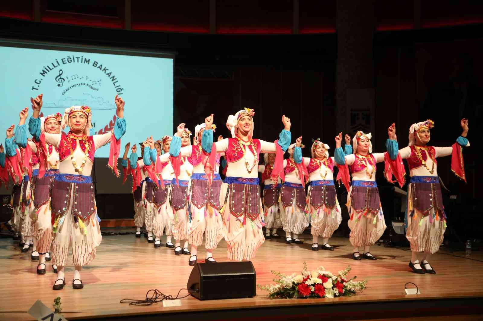 Bodrum’da öğretmenler sahneye çıktı
