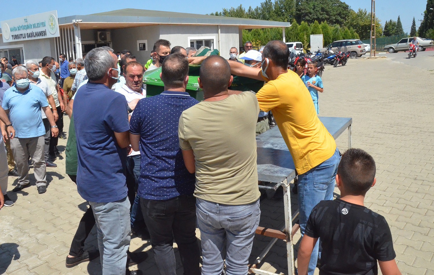 Bu acıya yürek dayanmaz