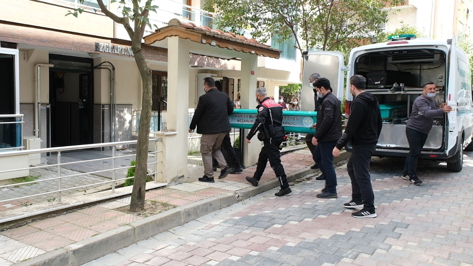 Bunalıma giren polis memuru intihar etti