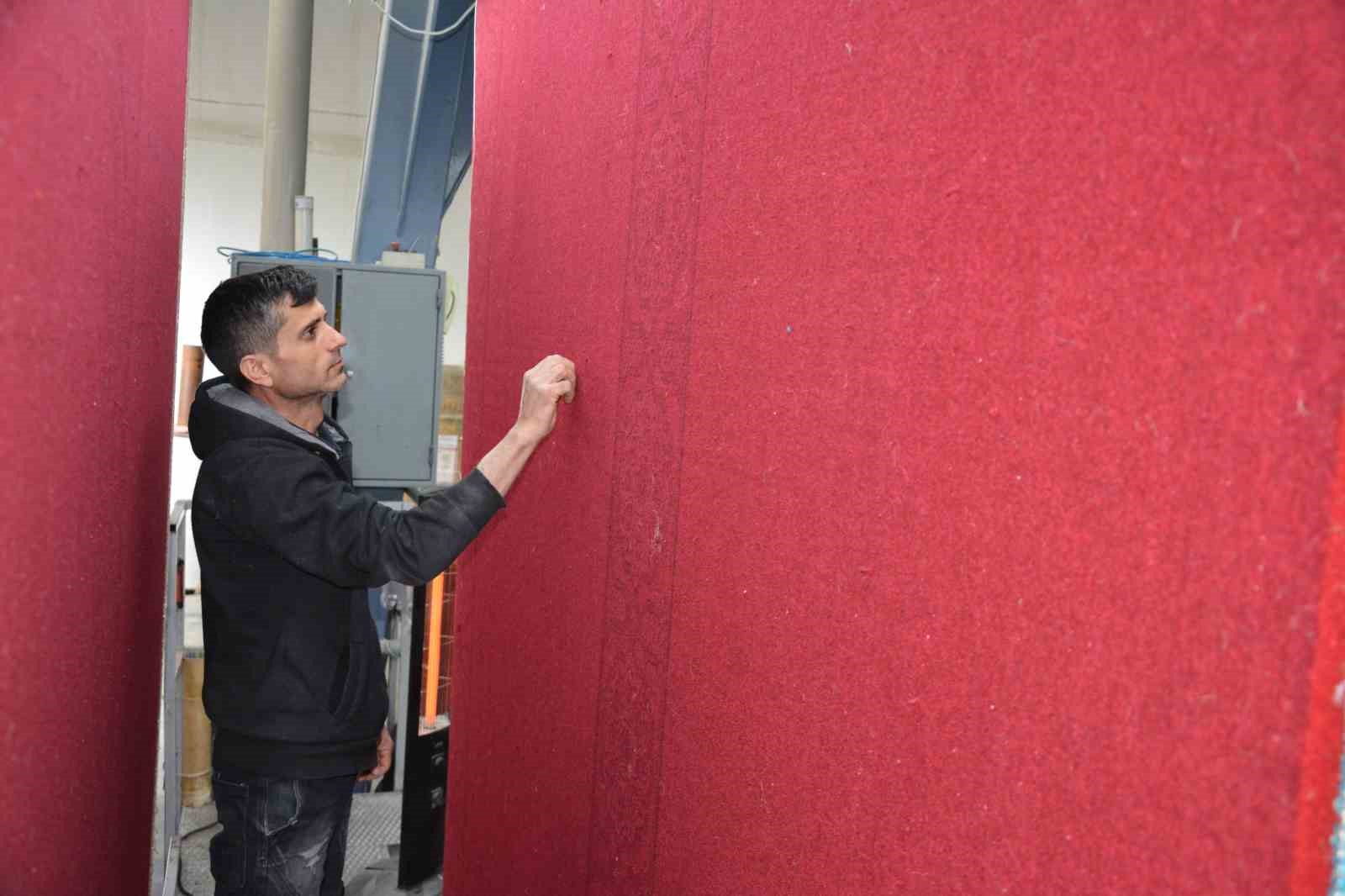 Bursa Ulu Cami’nin halıları Demirci’de dokunuyor