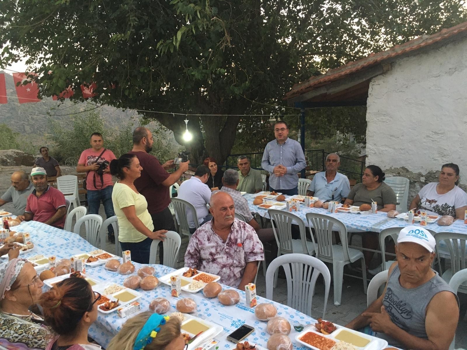 Büyükşehir Belediyesi Muharrem ayında gönül sofraları kurdu