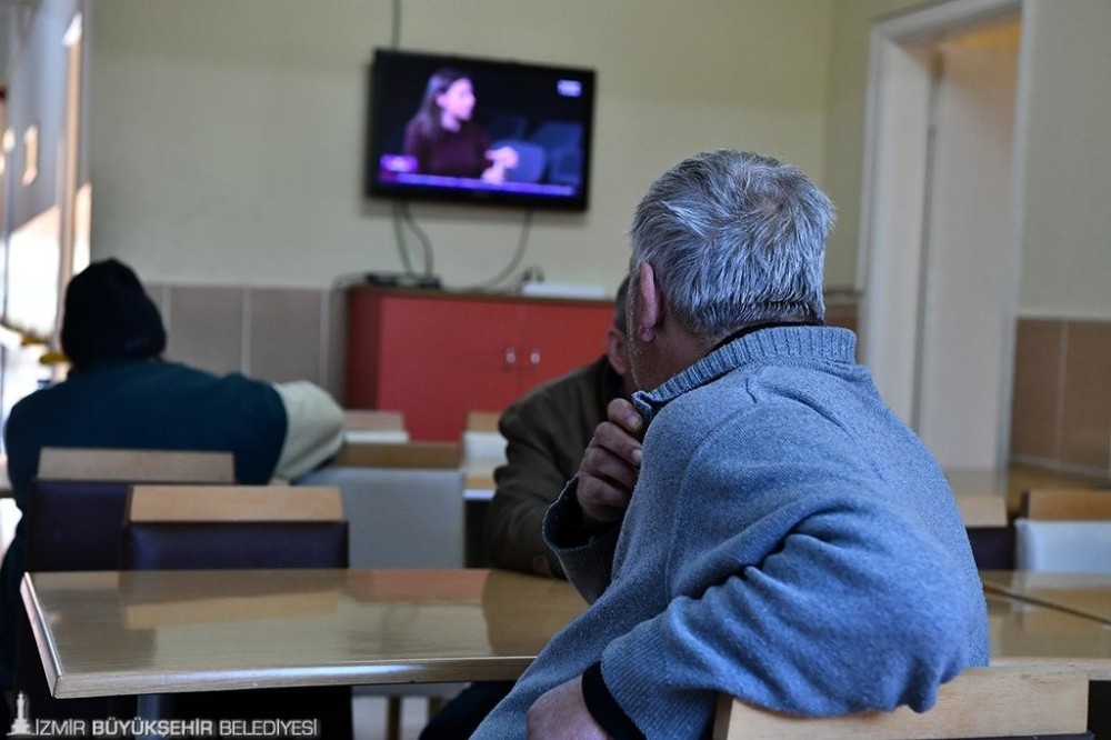 Büyükşehir dört otelin kapılarını evsizlere açtı