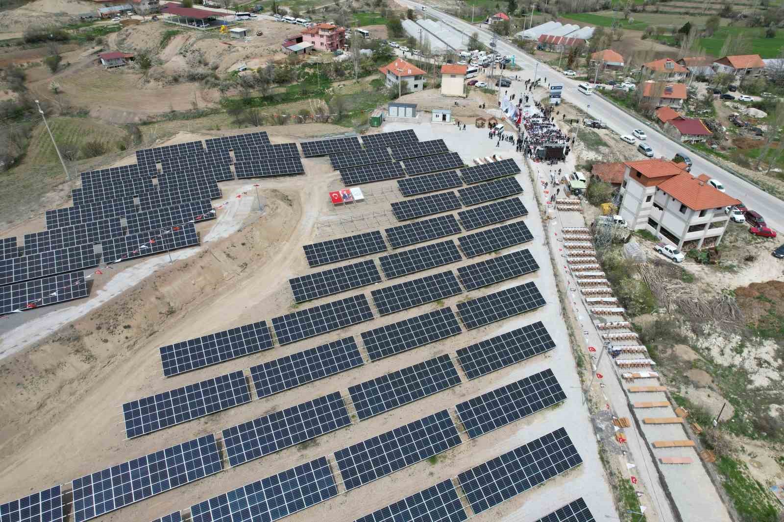 Çameli Belediyesi’nin ilk güneş enerji santrali hizmete açıldı