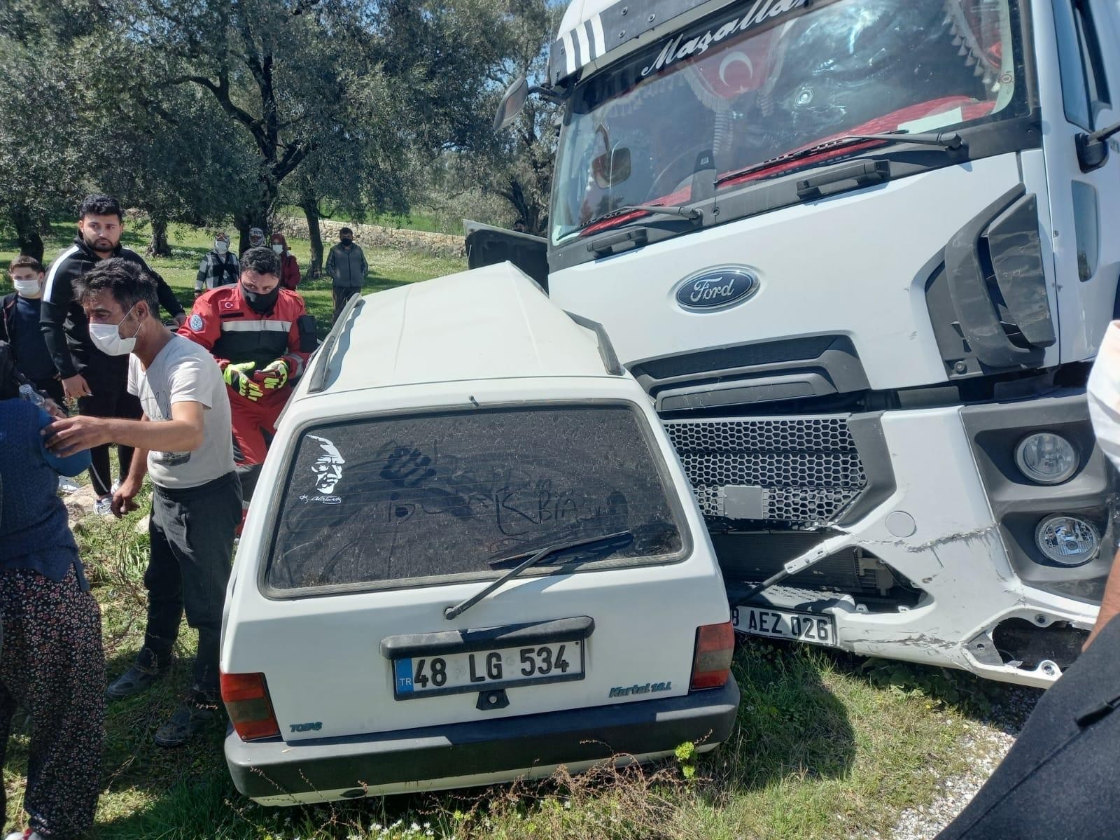Çekici ile otomobil çarpıştı: 1 yaralı