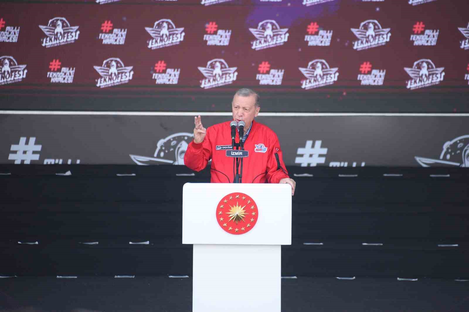 Cumhurbaşkanı Erdoğan: “İzmir’de fetret devri yaşanıyor”