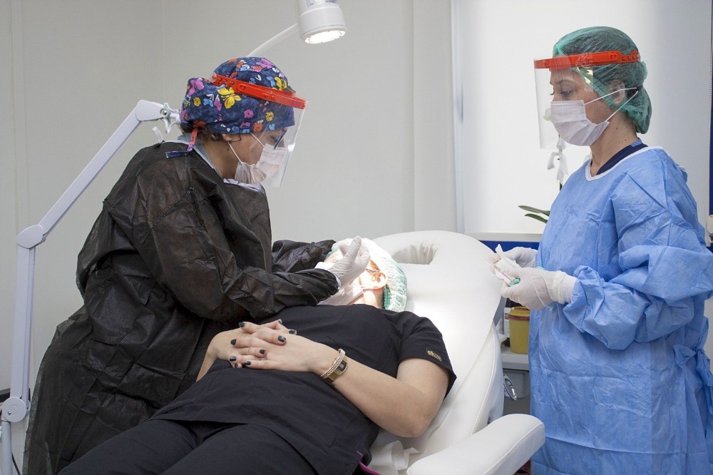 DEÜ’de tıbbi kozmetoloji kliniği açıldı