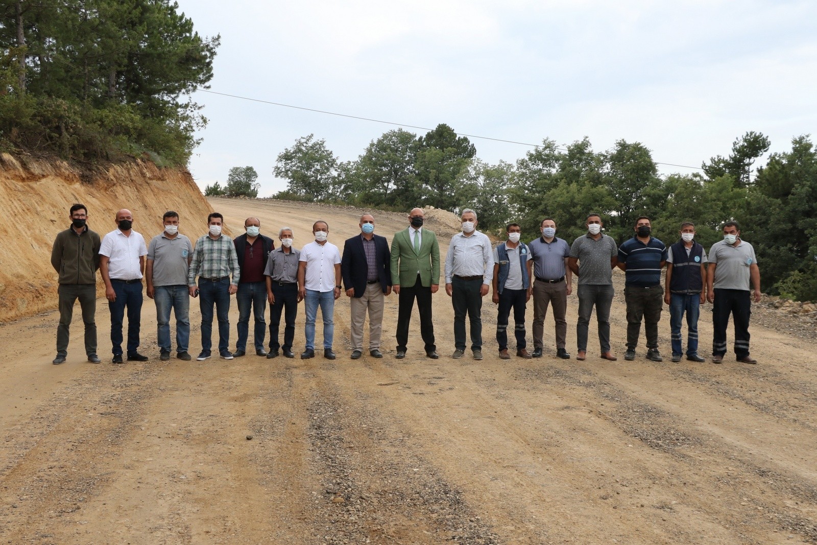 Demirci’nin yolları genişletiliyor