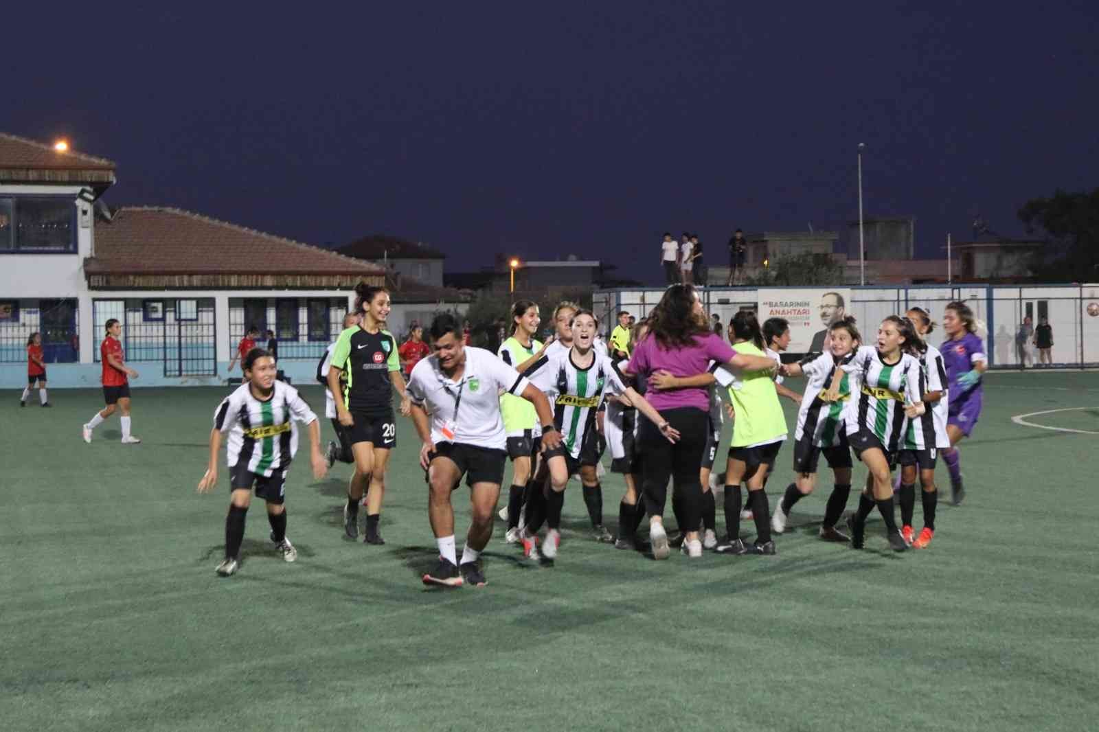 Denizli ekibi Kadınlar U15’te şampiyon oldu