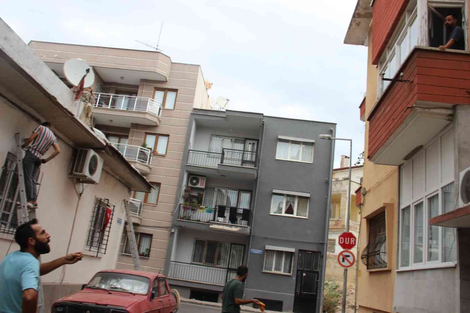 ’Devlet işi yapıyoruz’ diye evlere girdiler, mahalle sakinlerini isyan ettirdiler