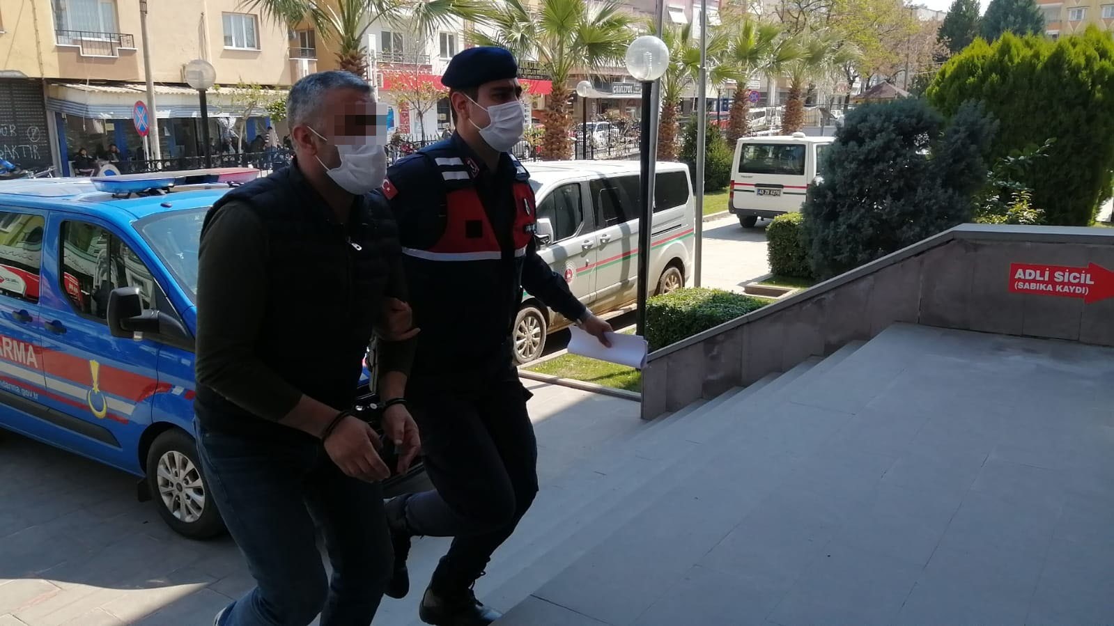 Durumundan şüphelenilen şahıs göçmen kaçakçısı çıktı