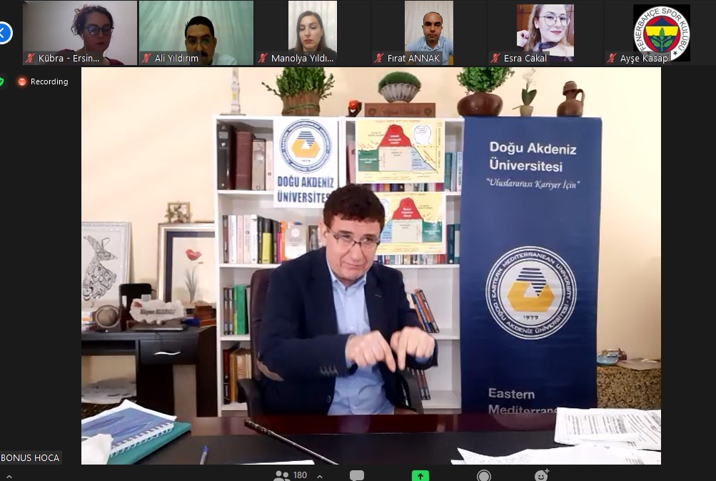 Eğitimci Yazar Beledioğlu’dan Selendi’de seminer