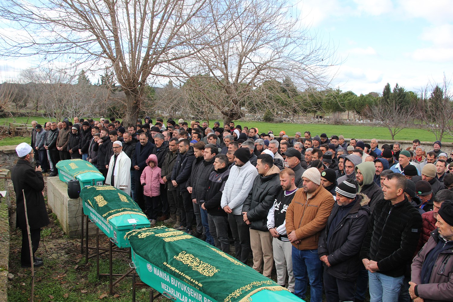 Feci kazada yaşamını yitiren baba, oğul ve torun toprağa verildi