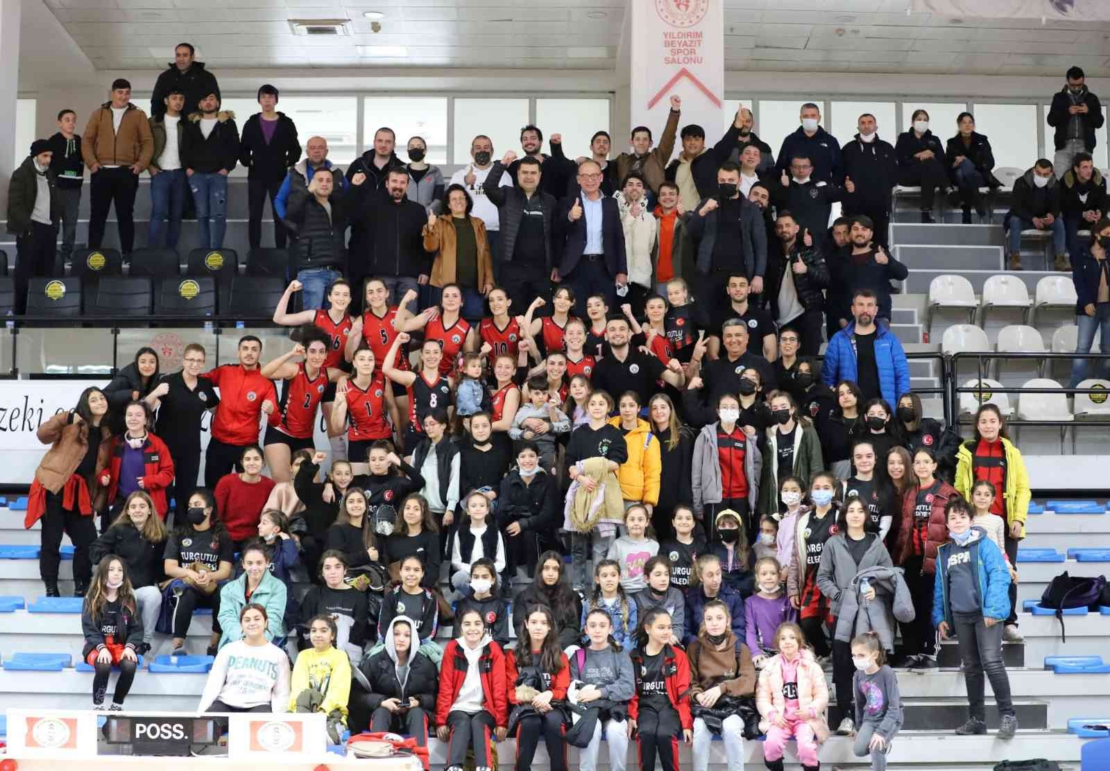 Filede Turgutlu Belediyespor rüzgarı esti