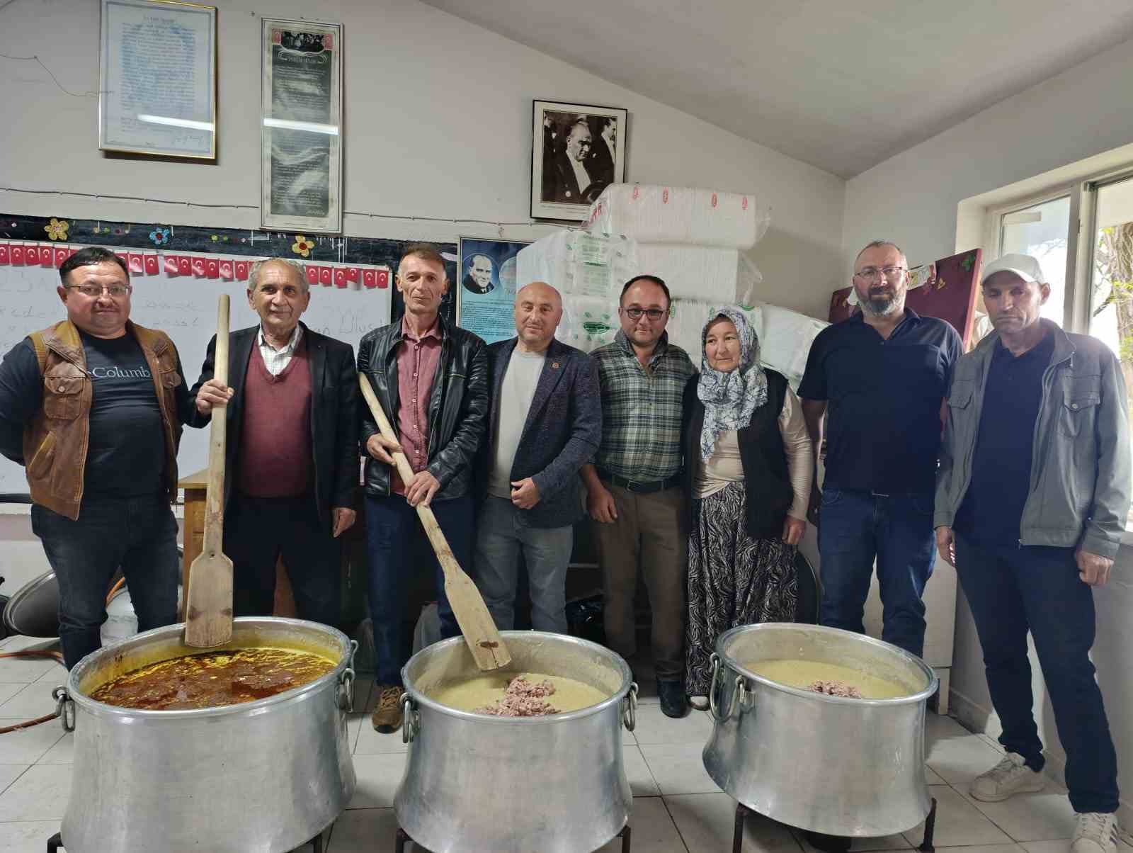 Fundacık köy hayrına yoğun katılım