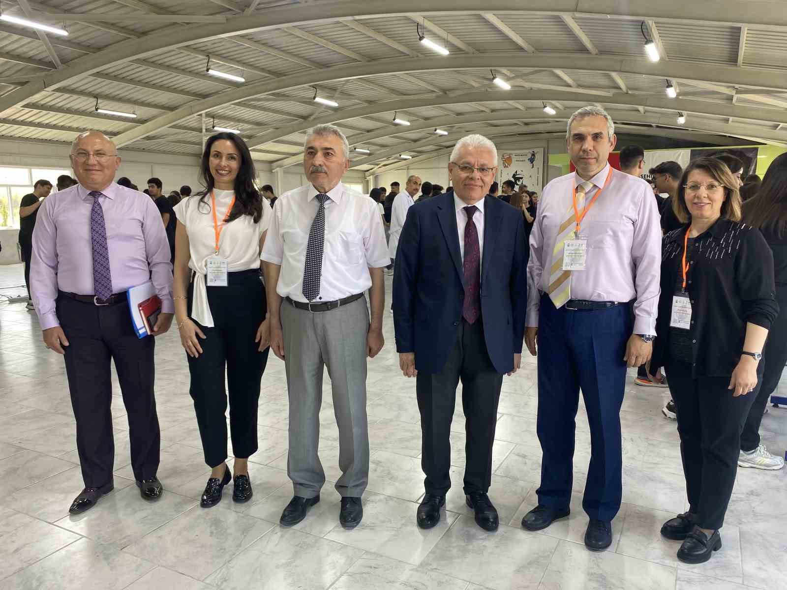 Gençler biyoloji ile buluştu