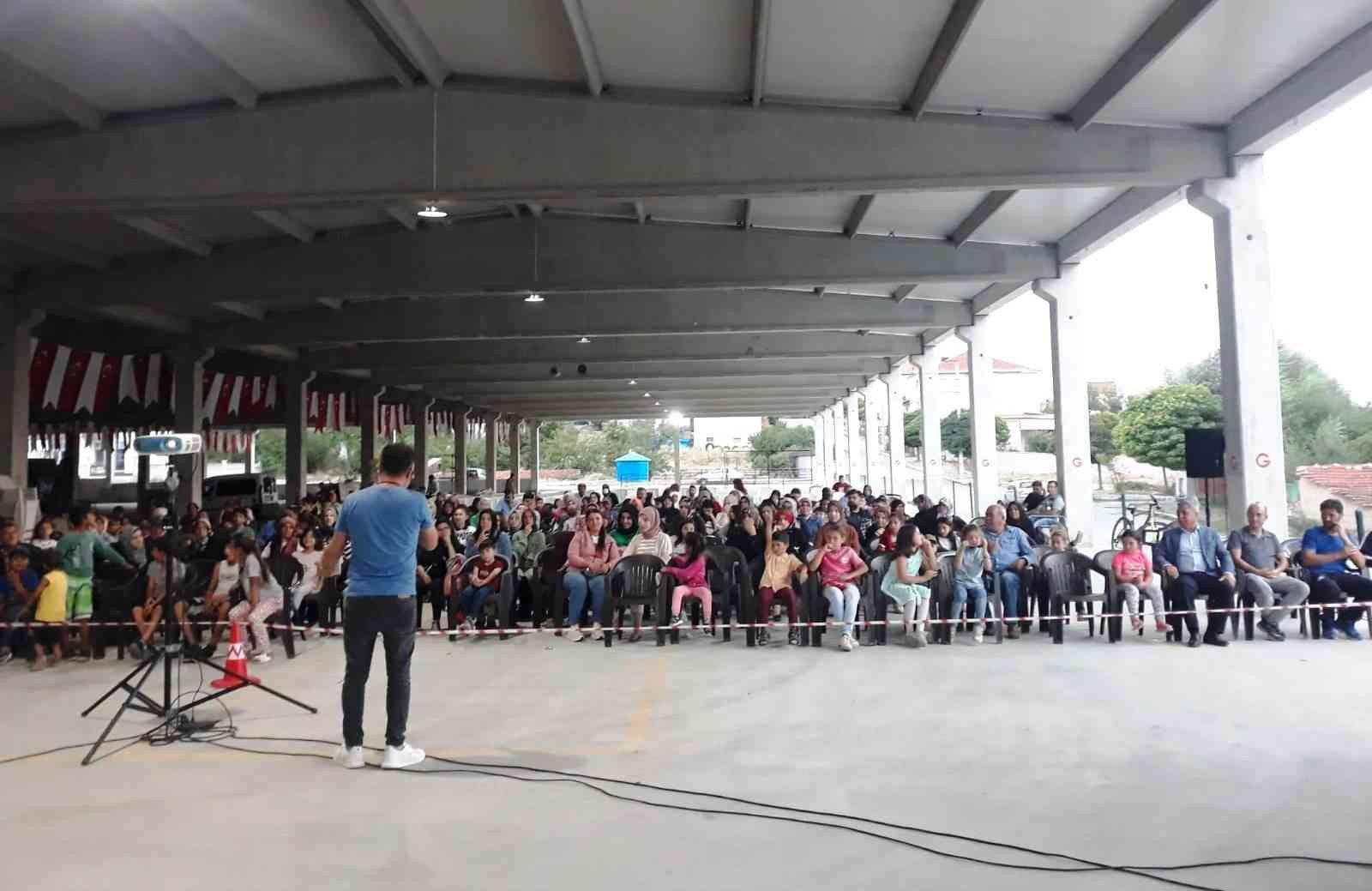 Gezen Sinema Tırı Altıntaş’ta