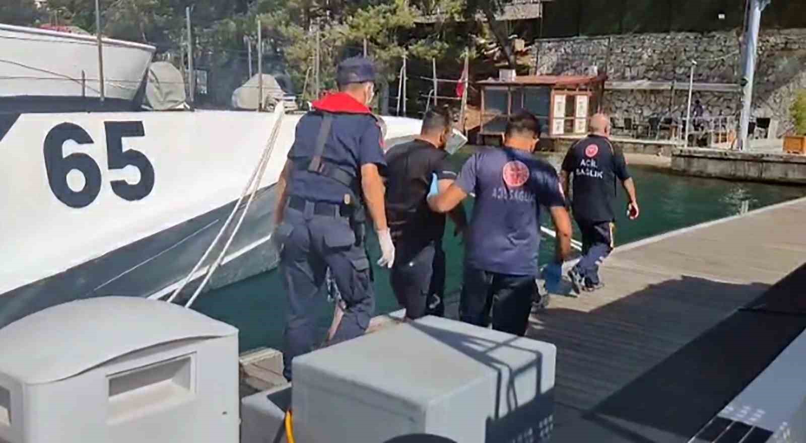 Gezi teknesinde yaralanan vatandaşa tıbbi tahliye