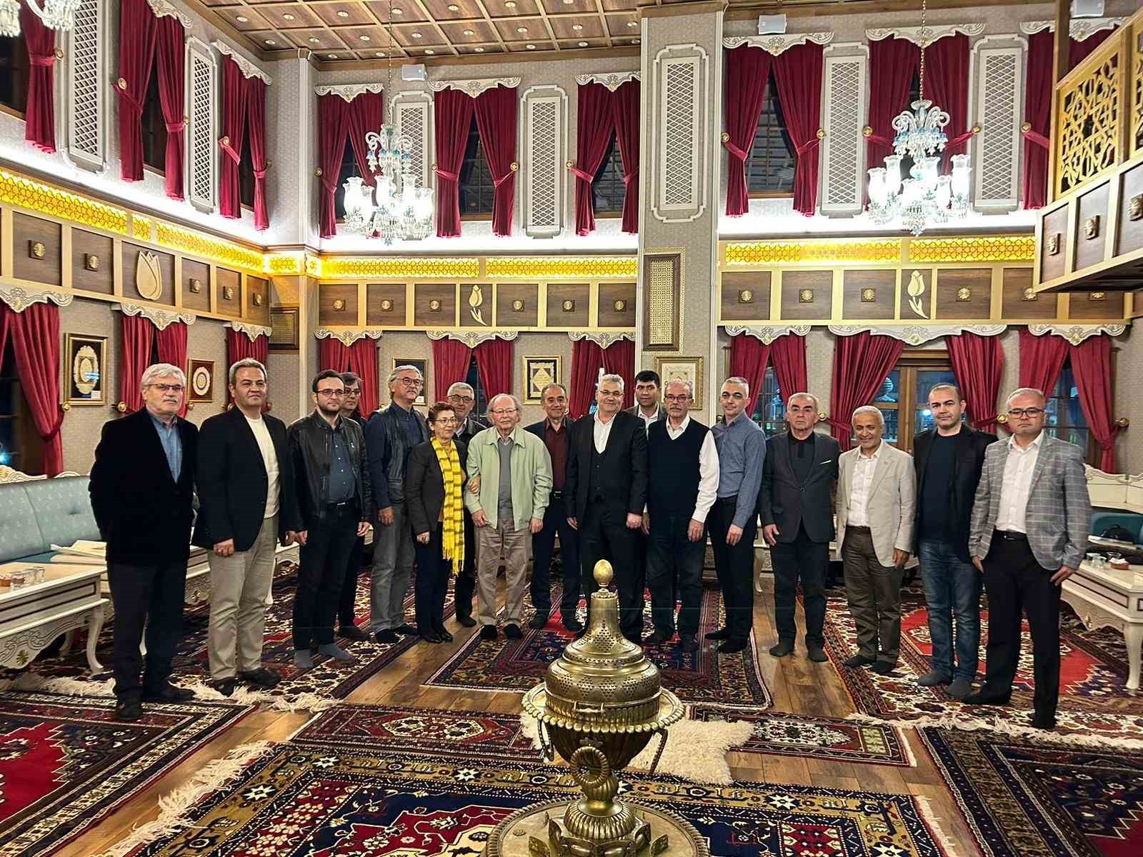 Gördesli yazarlar Manisa’da buluştu