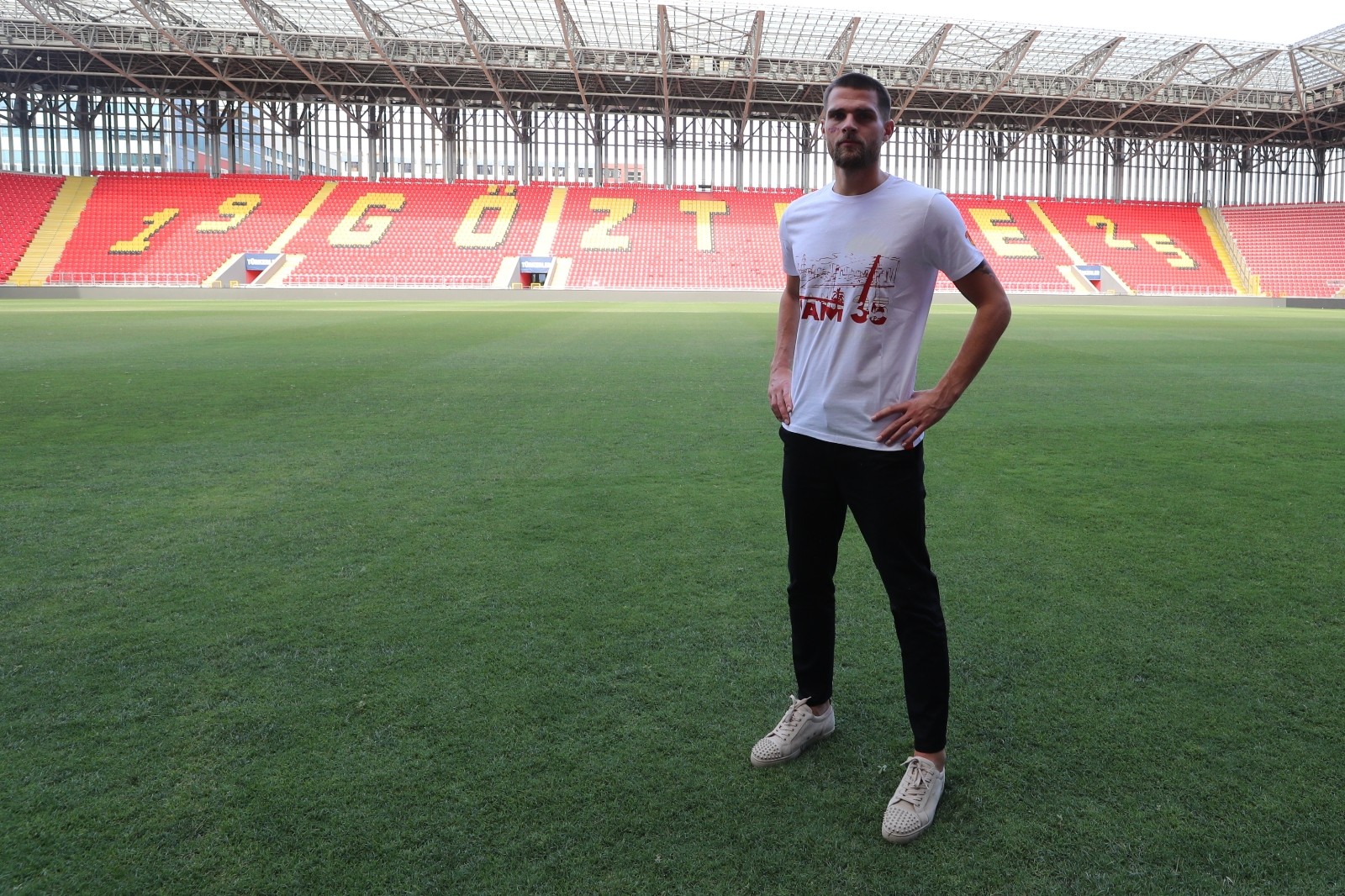 Göztepe, Dino Arslanagic’e imza attırdı