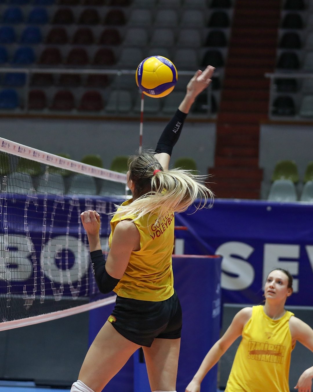 Göztepe Voleybol, Sakarya Voleybol karşılaşmasının hazırlıklarına başladı