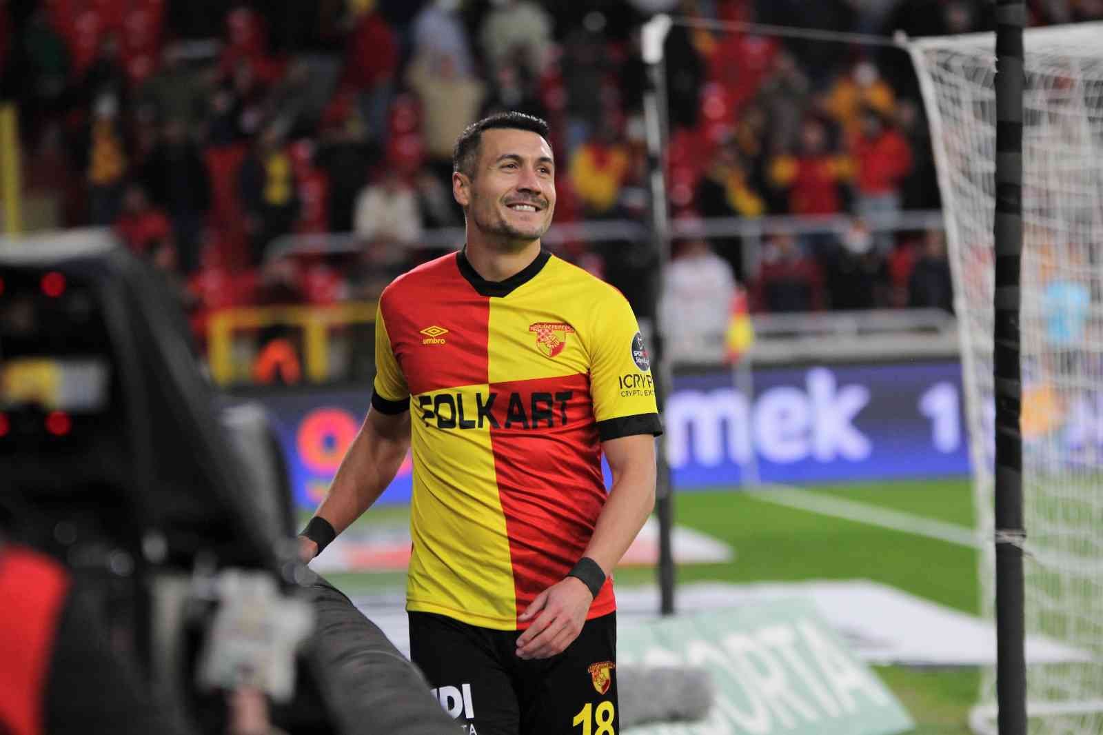 Göztepe’de 4 futbolcu kart sınırında