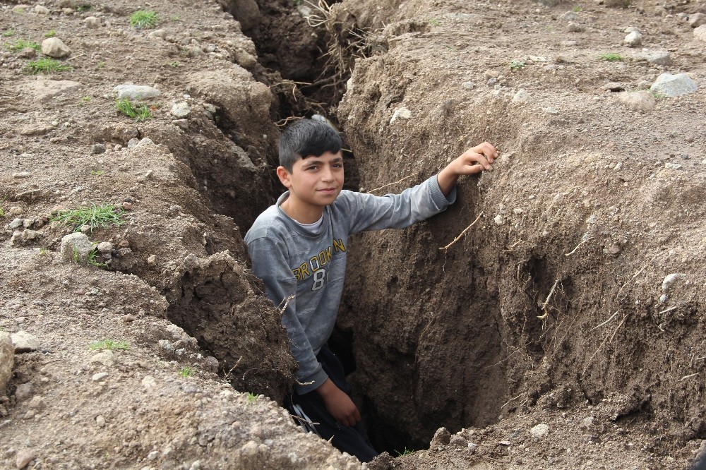 Harmandalı sakinleri diken üstünde